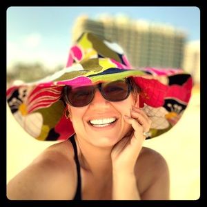 Meet your Posher, Lola017